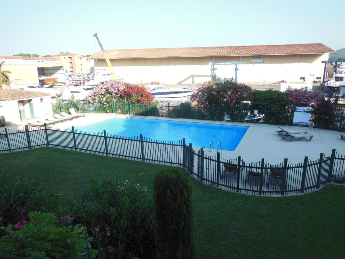 Luxury Apartment In Port 格里莫 外观 照片